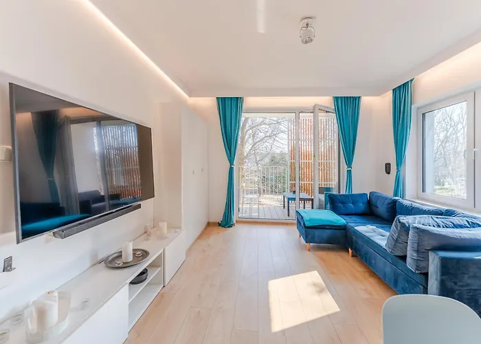 Feniks Seaside Apartment With Pool & Near Beach