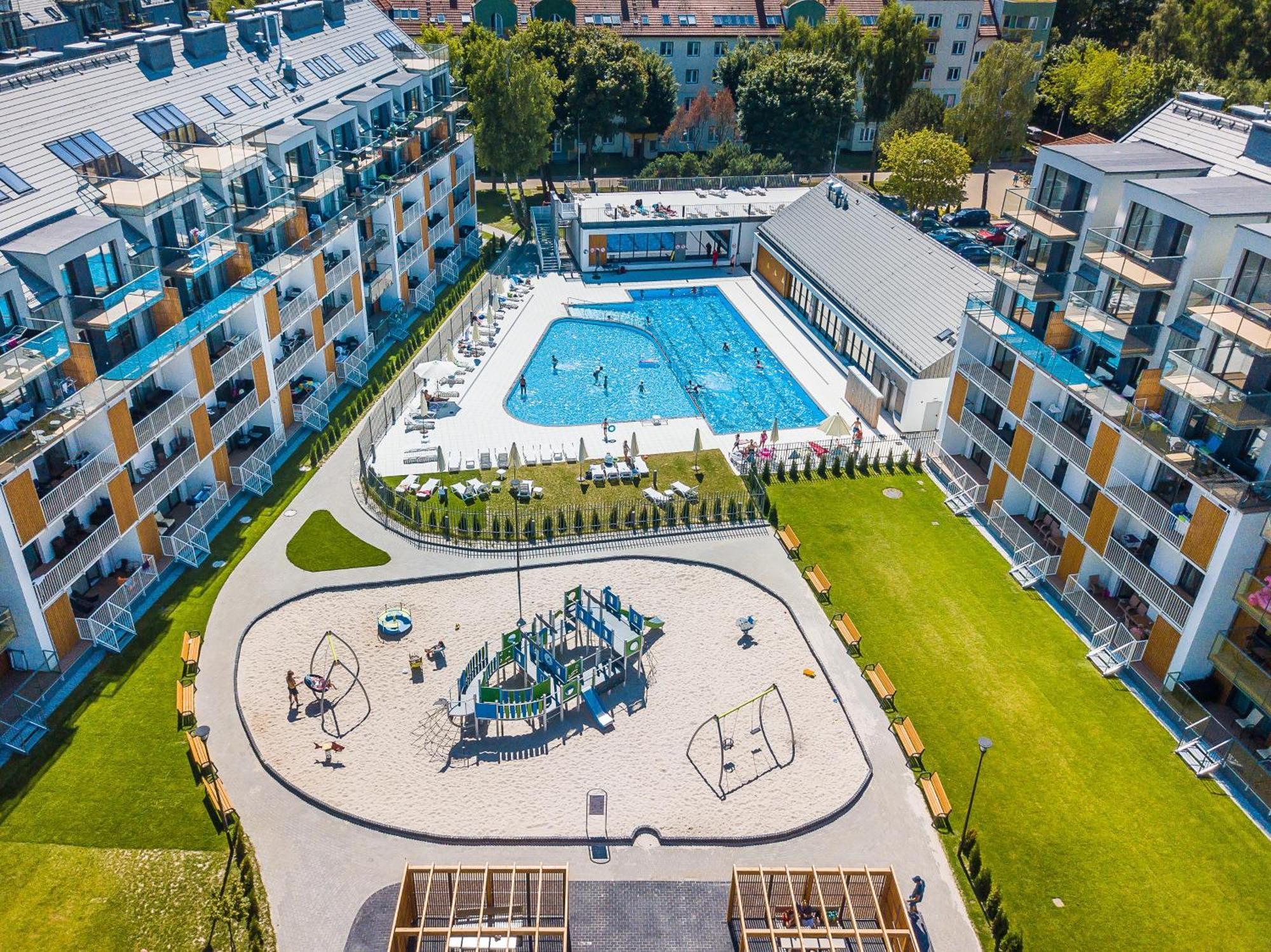 Feniks Seaside With Pool & Near Apartament *