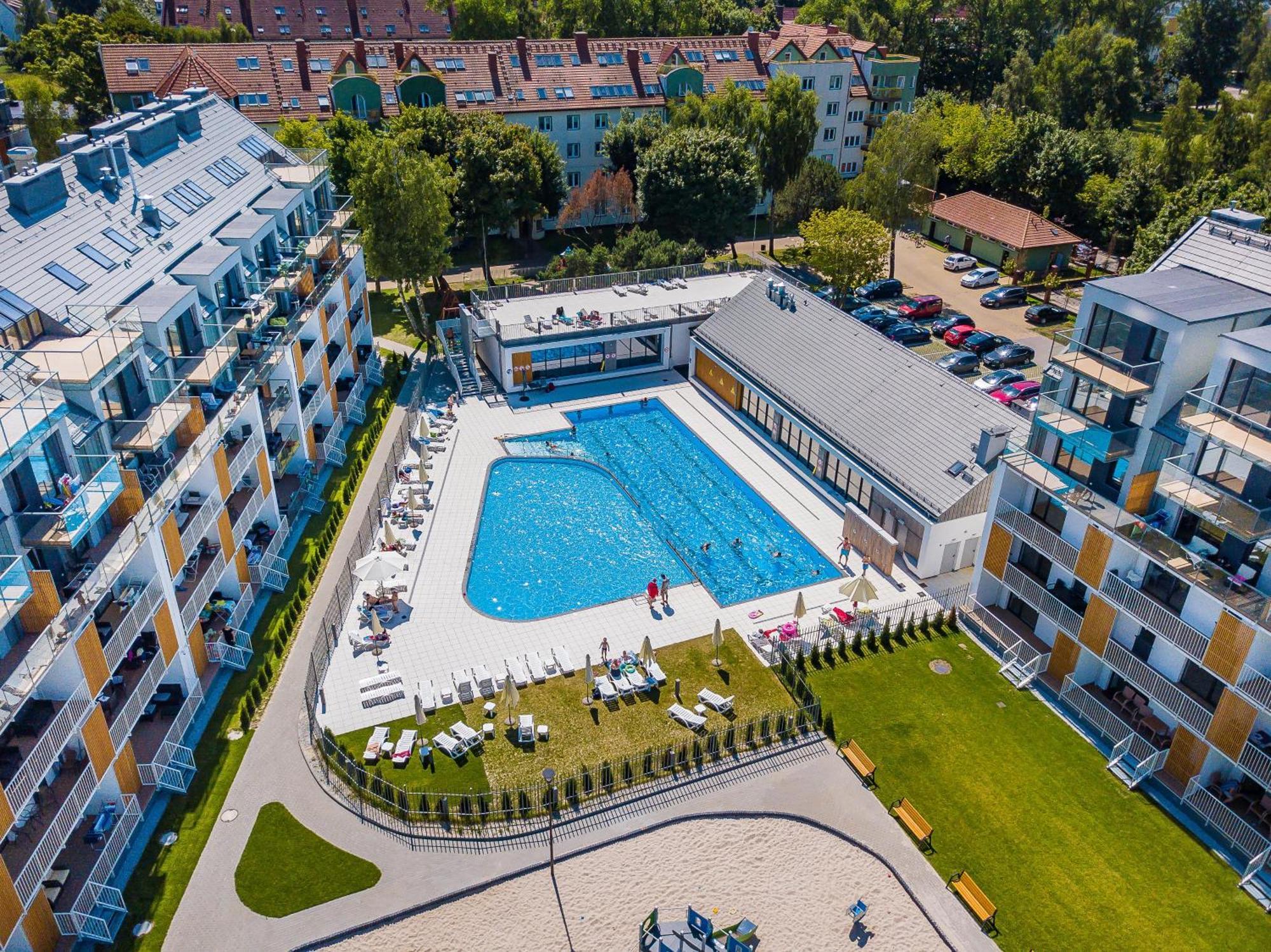 Apartament Feniks Seaside With Pool & Near