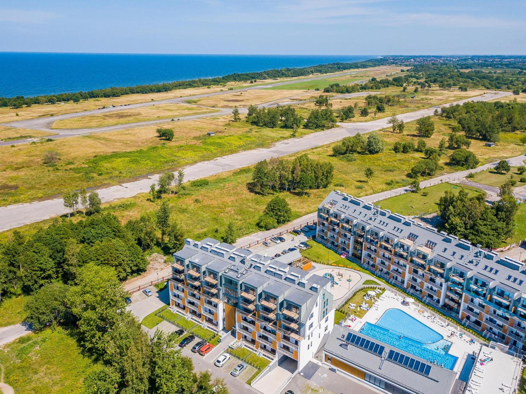 Feniks Seaside With Pool & Near Apartament *