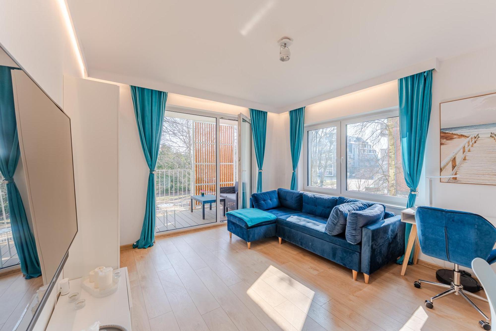 Apartament Feniks Seaside With Pool & Near